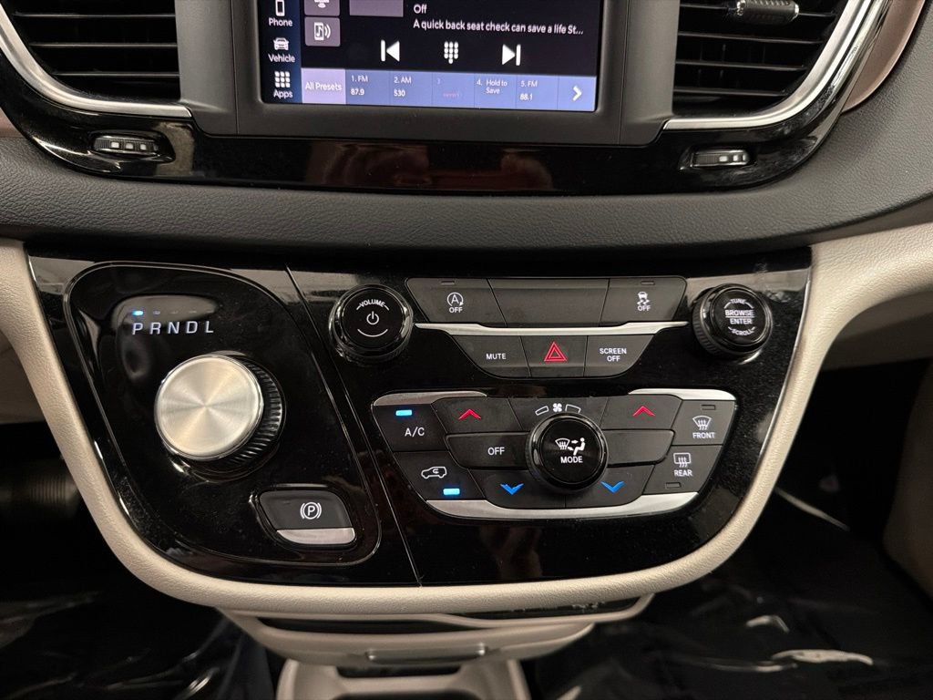 Used 2023 Chrysler Voyager LX FWD image 32
