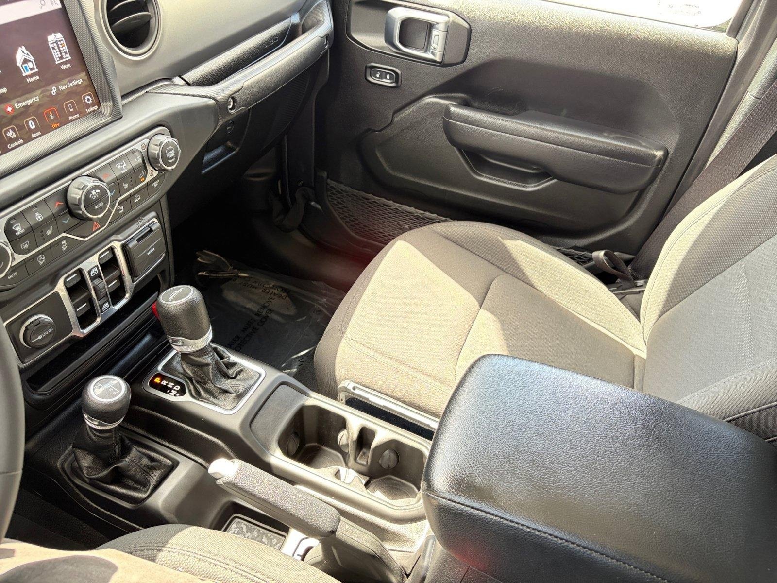 Used 2023 Jeep Gladiator Sport AWD/4WD image 19