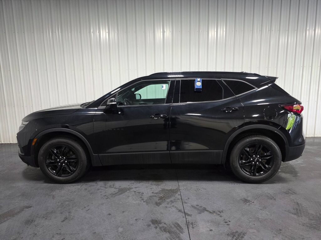 Used 2021 Chevrolet Blazer LT w/ Sound & Technology Package FWD image 4
