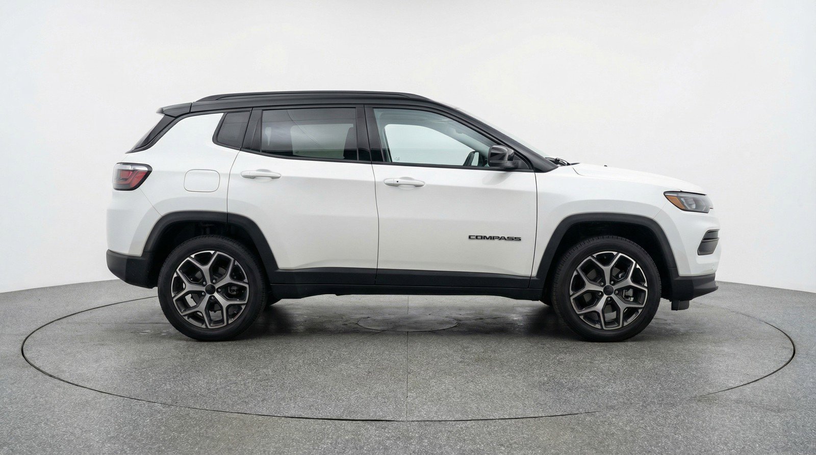 Used 2025 Jeep Compass Limited image 11