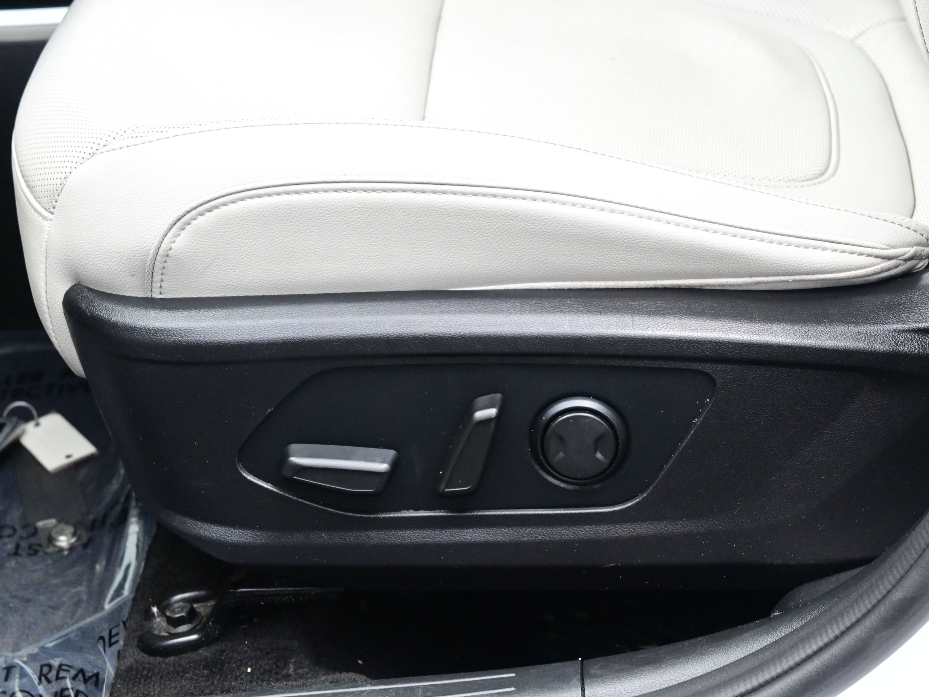 Certified 2022 Hyundai Tucson Limited FWD image 11