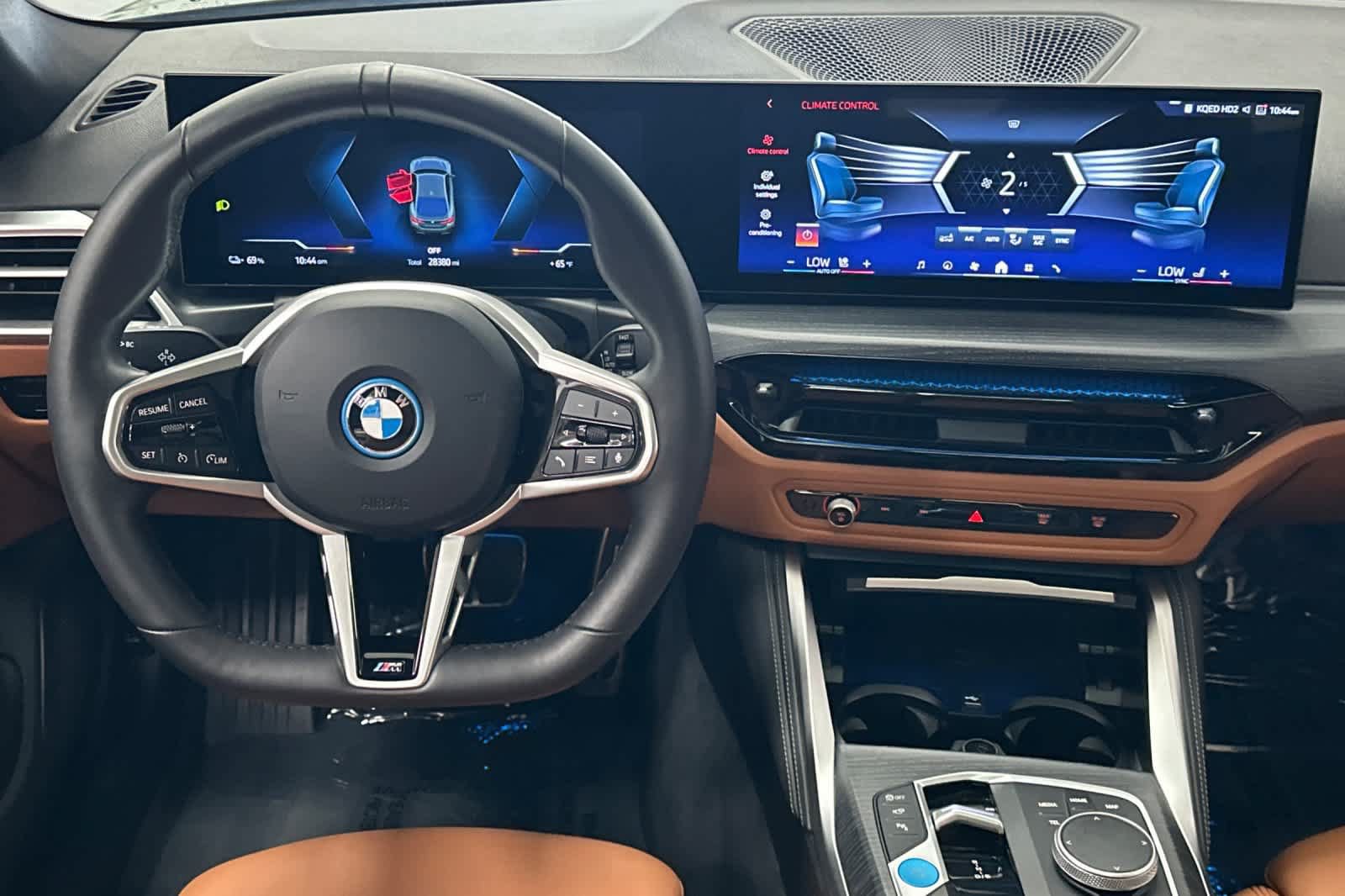 Used 2025 BMW i4 eDrive40 w/ M Sport Package RWD image 14