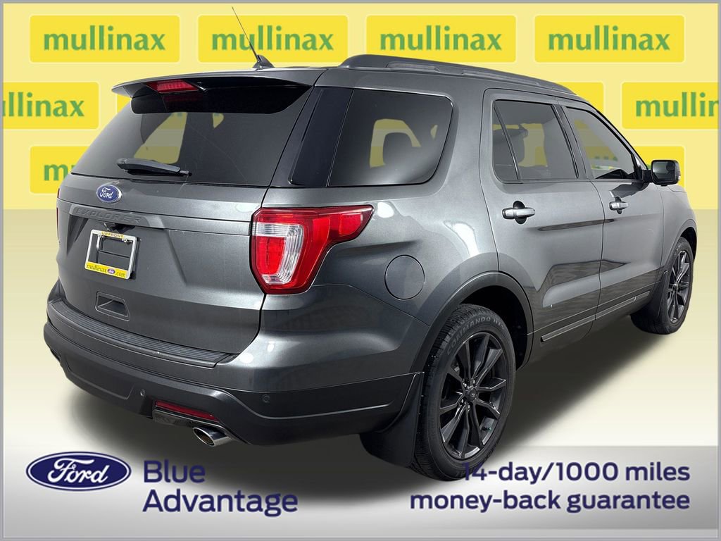 Used 2018 Ford Explorer XLT w/ Equipment Group 202A FWD image 4