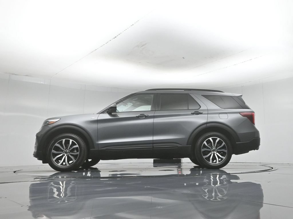 Certified 2022 Ford Explorer ST-Line w/ Class IV Trailer Tow Package AWD/4WD image 8