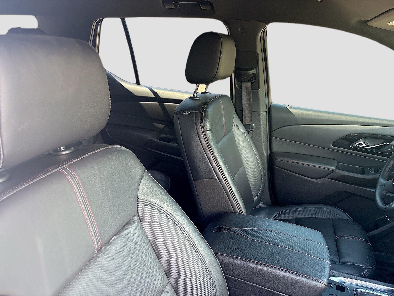 Used 2022 Chevrolet Traverse RS FWD image 29