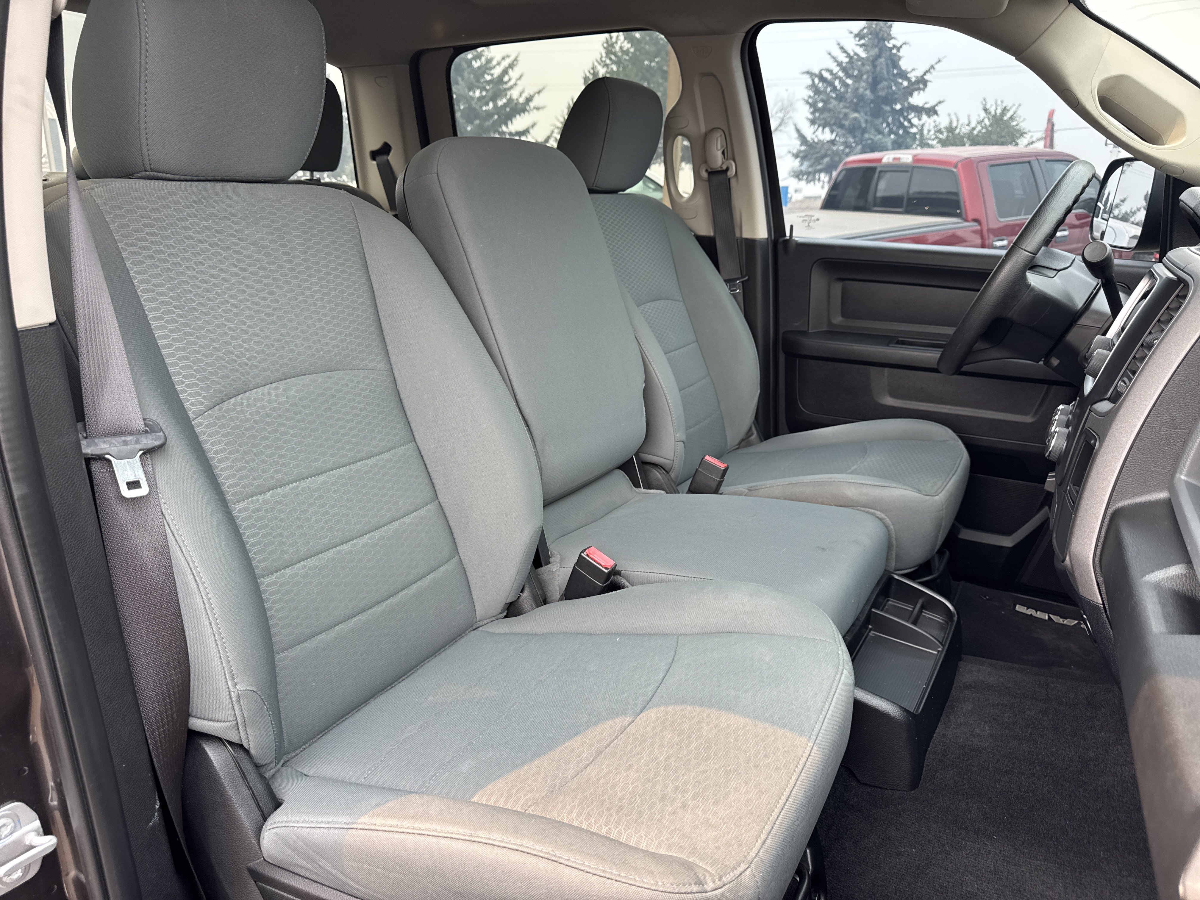 Used 2017 RAM 2500 Tradesman w/ Chrome Appearance Group AWD/4WD image 28