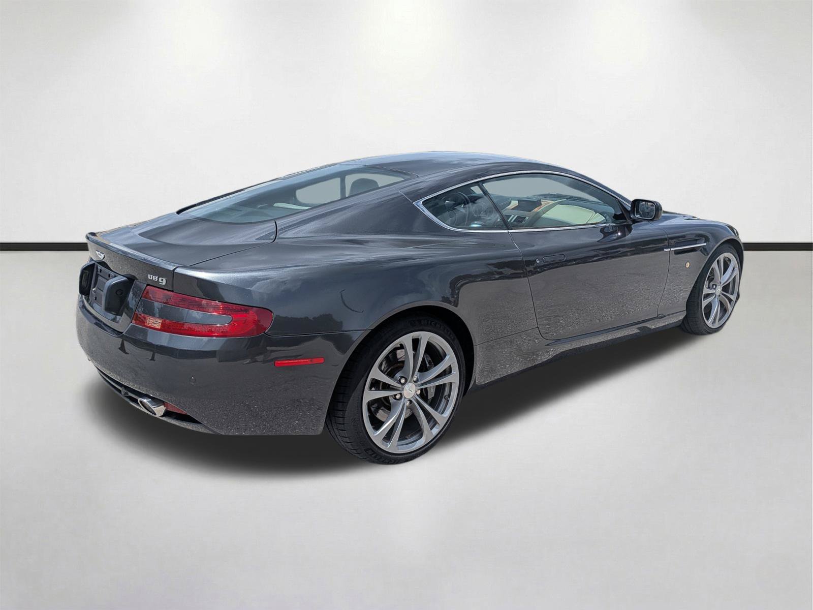 Used 2005 Aston Martin DB9 Coupe RWD image 4