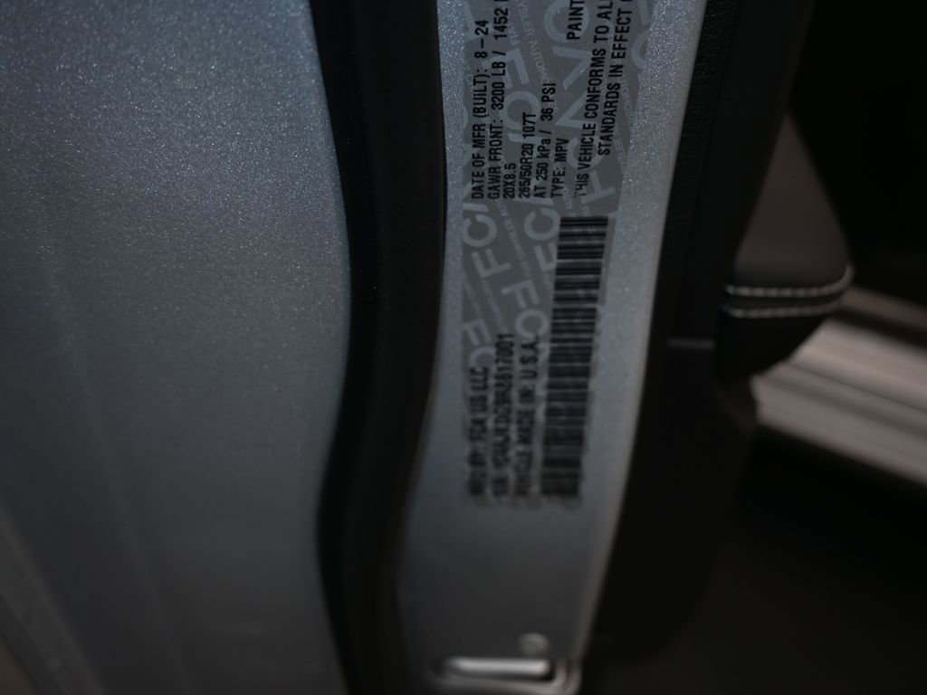 Used 2024 Jeep Grand Cherokee L Overland image 17