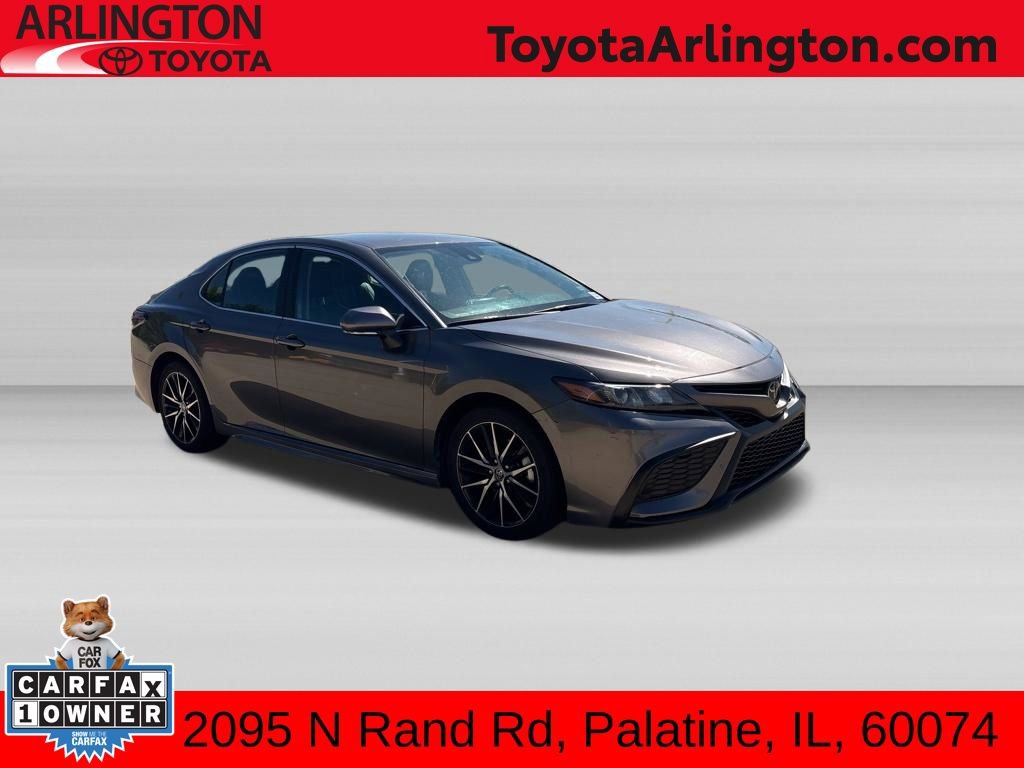 Used 2024 Toyota Camry SE FWD image 1