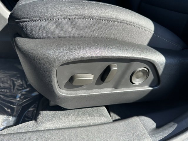 New 2026 Chevrolet Equinox LT image 7