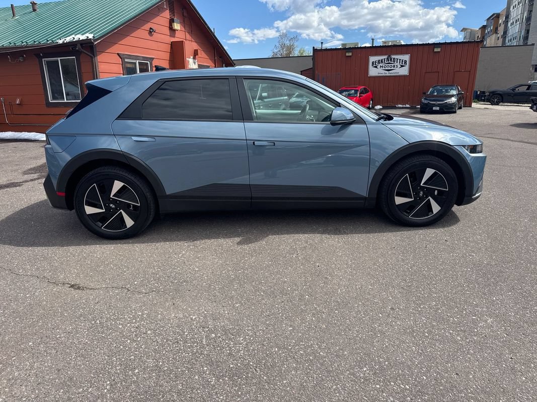 Used 2025 Hyundai Ioniq 5 SE AWD/4WD image 10