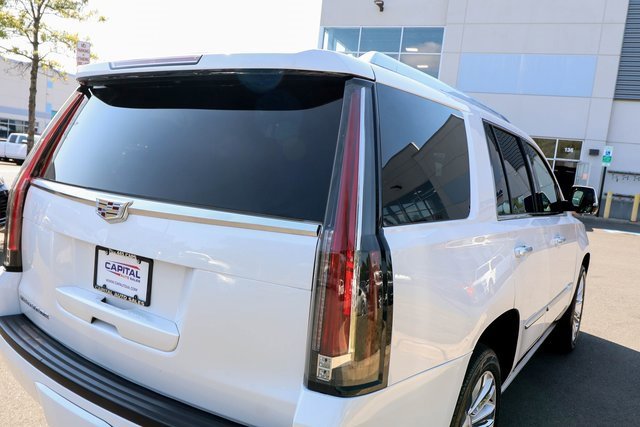 Used 2016 Cadillac Escalade Platinum image 27