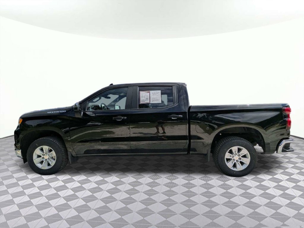 Used 2025 Chevrolet Silverado 1500 LT RWD image 6
