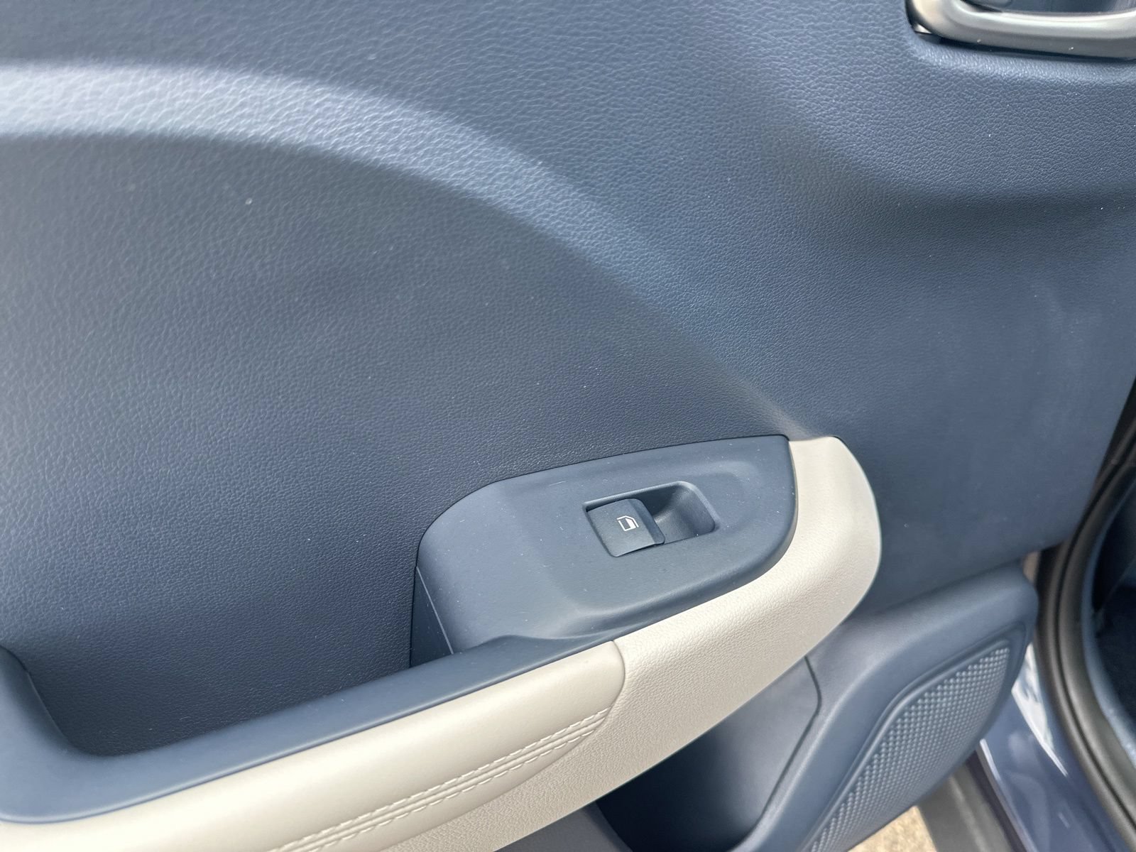 Used 2025 Hyundai Venue Limited FWD image 20