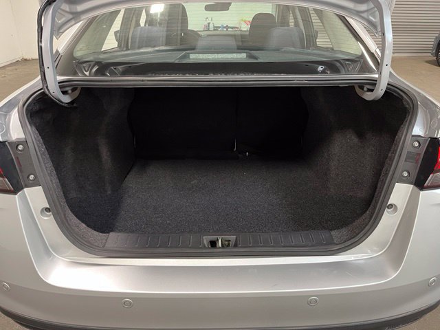 Used 2024 Nissan Versa SR FWD image 17