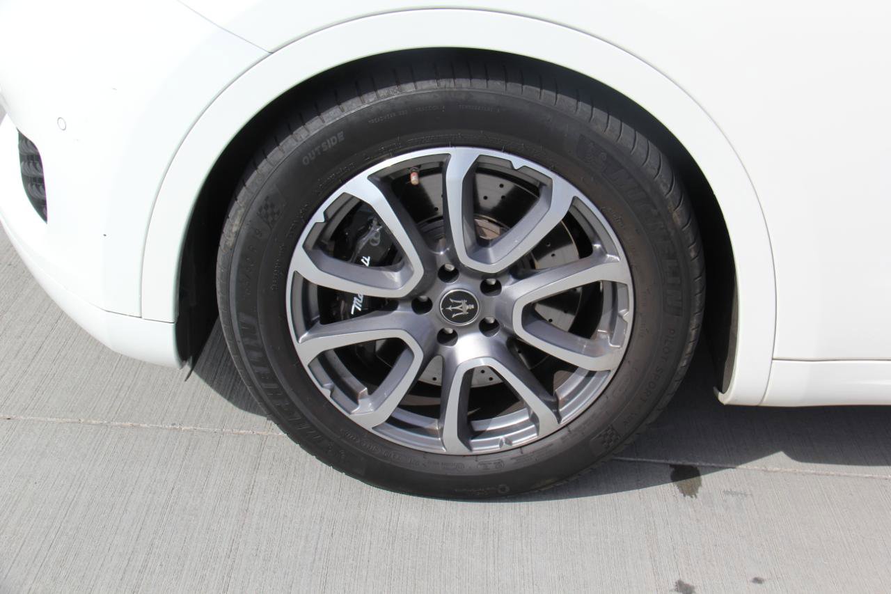 Used 2020 Maserati Levante S image 36