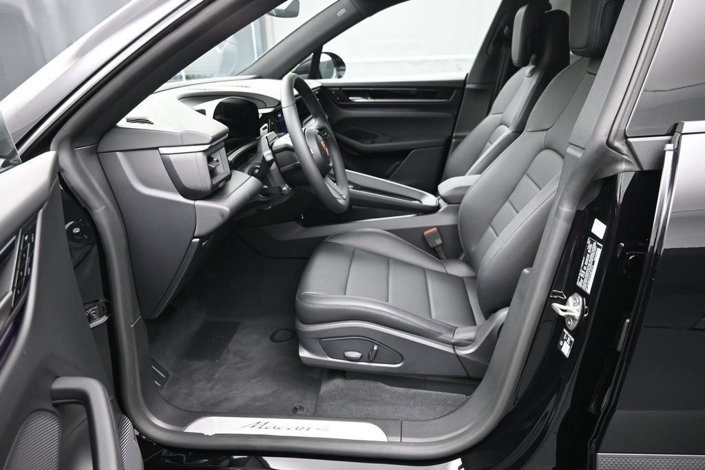 New 2026 Porsche Macan 4 Electric AWD/4WD image 7
