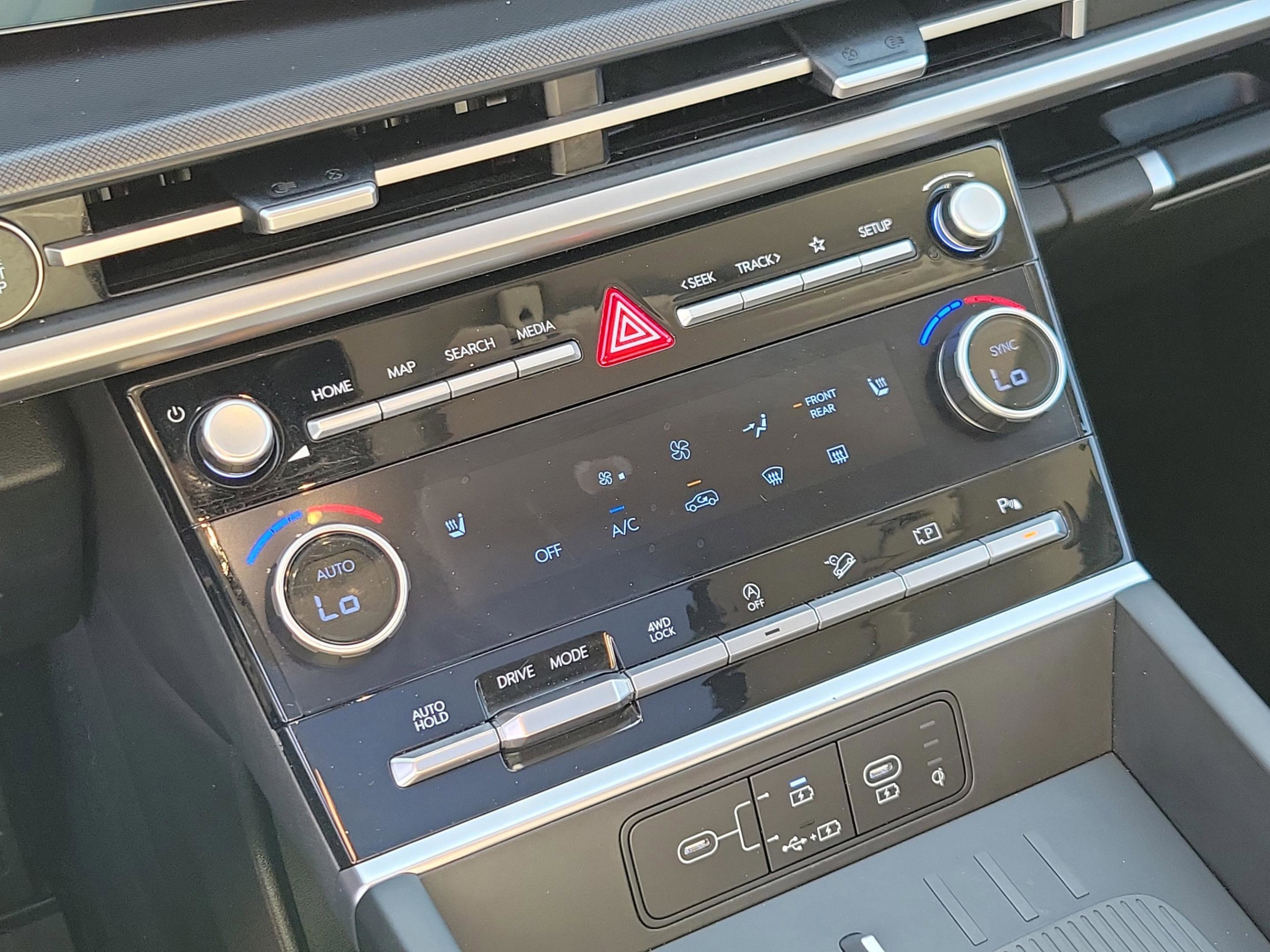 Certified 2024 Hyundai Santa Fe XRT image 11