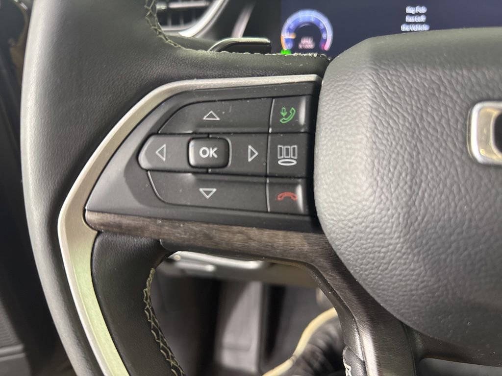 Used 2023 Jeep Grand Cherokee Limited AWD/4WD image 18