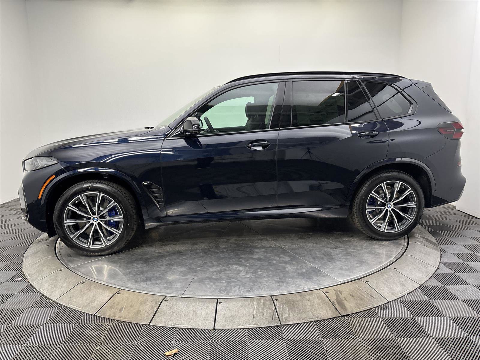 New 2026 BMW X5 M60i image 16