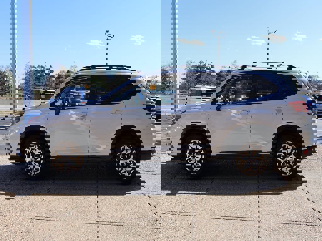 Used 2020 Subaru Forester Premium image 3