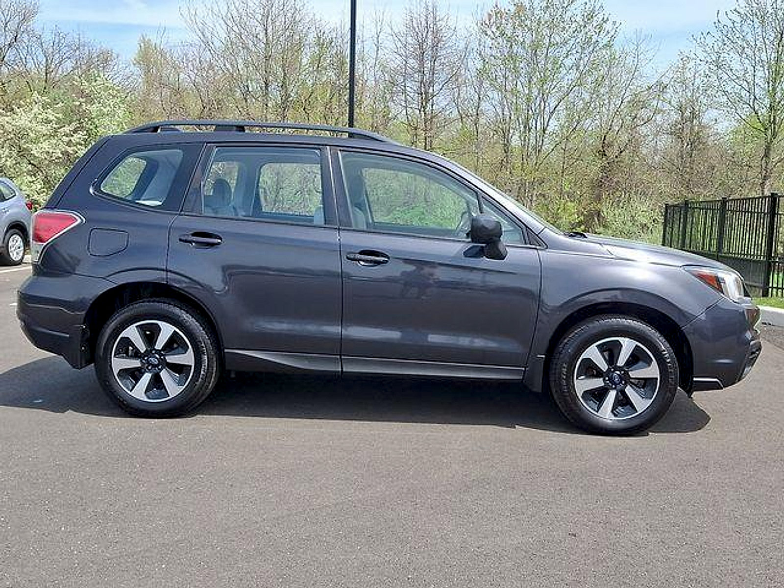 Used 2017 Subaru Forester 2.5i w/ Alloy Wheel Package AWD/4WD image 8