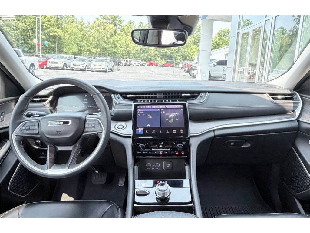 Used 2023 Jeep Grand Cherokee L Limited w/ Trailer Tow Group (B) AWD/4WD image 12