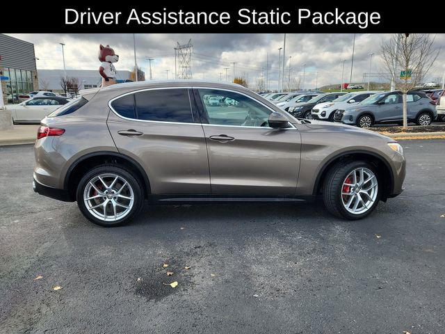 Used 2019 Alfa Romeo Stelvio Ti Lusso w/ Quick Order Package 22X Lusso image 10