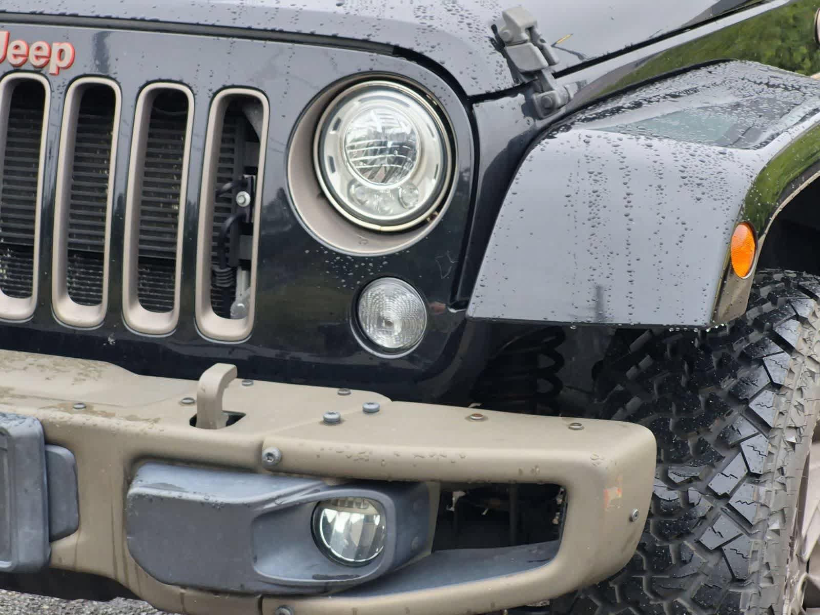 Used 2017 Jeep Wrangler Unlimited Sahara AWD/4WD image 11