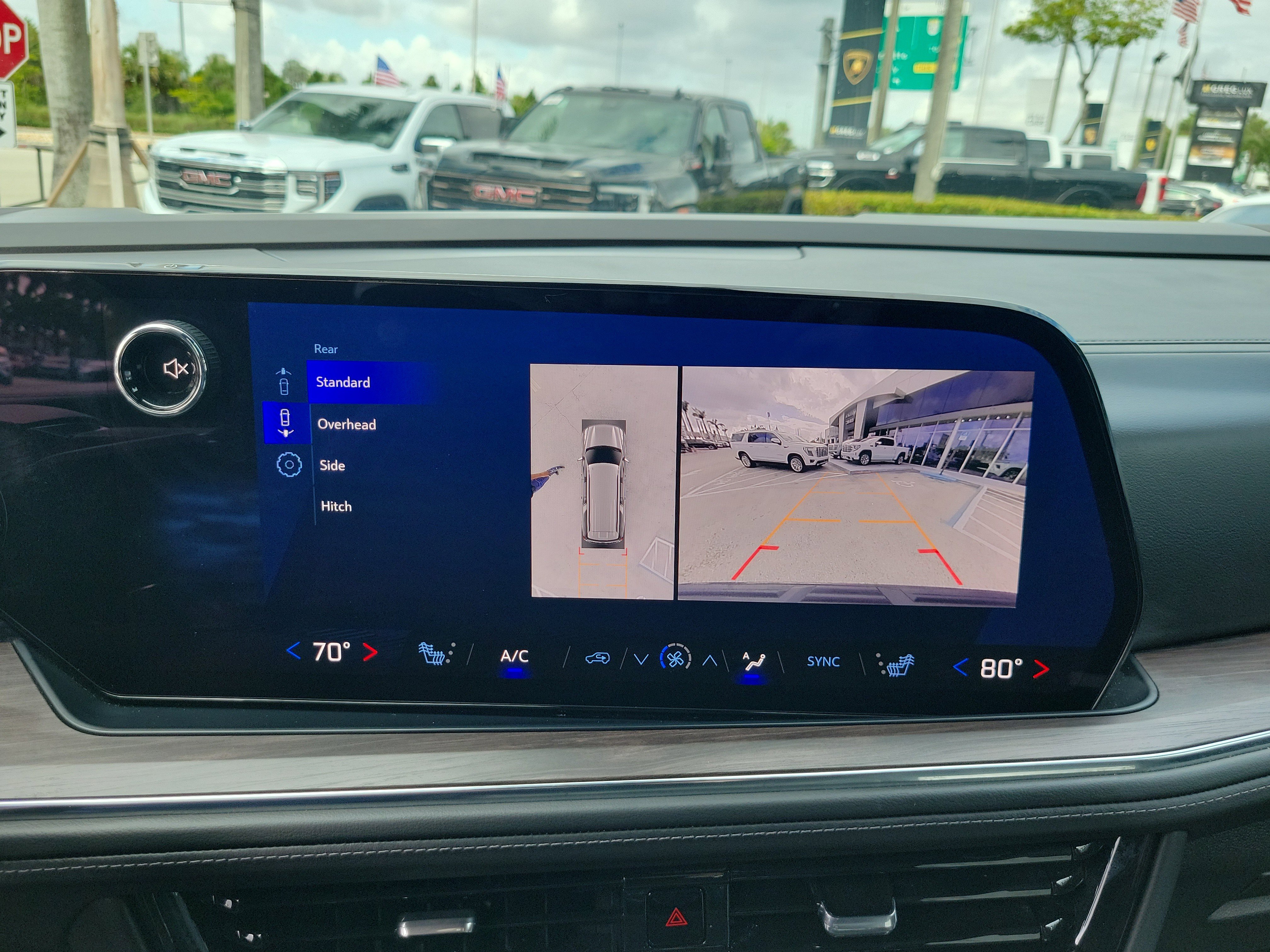 Used 2025 Chevrolet Suburban Z71 AWD/4WD image 11