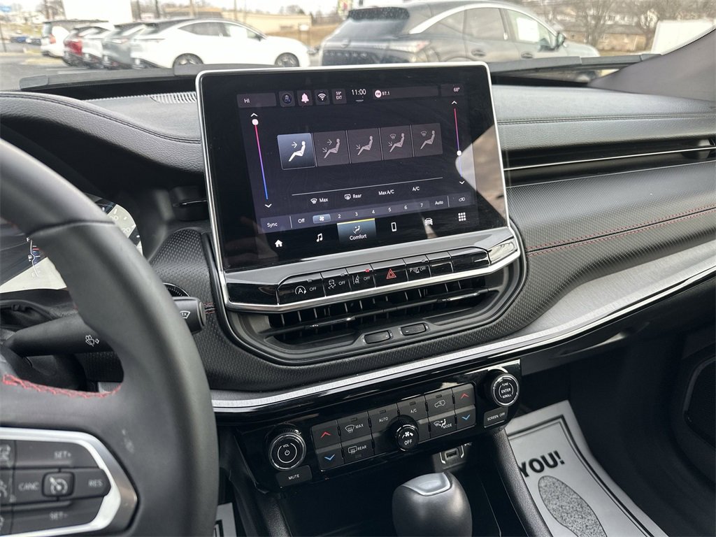 Used 2024 Jeep Compass Trailhawk image 18