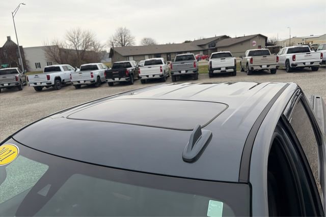 Used 2021 GMC Sierra 1500 AT4 w/ AT4 Premium Package image 11