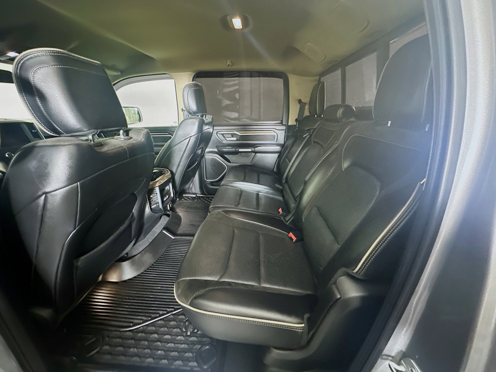 Used 2019 RAM 1500 Laramie RWD image 29