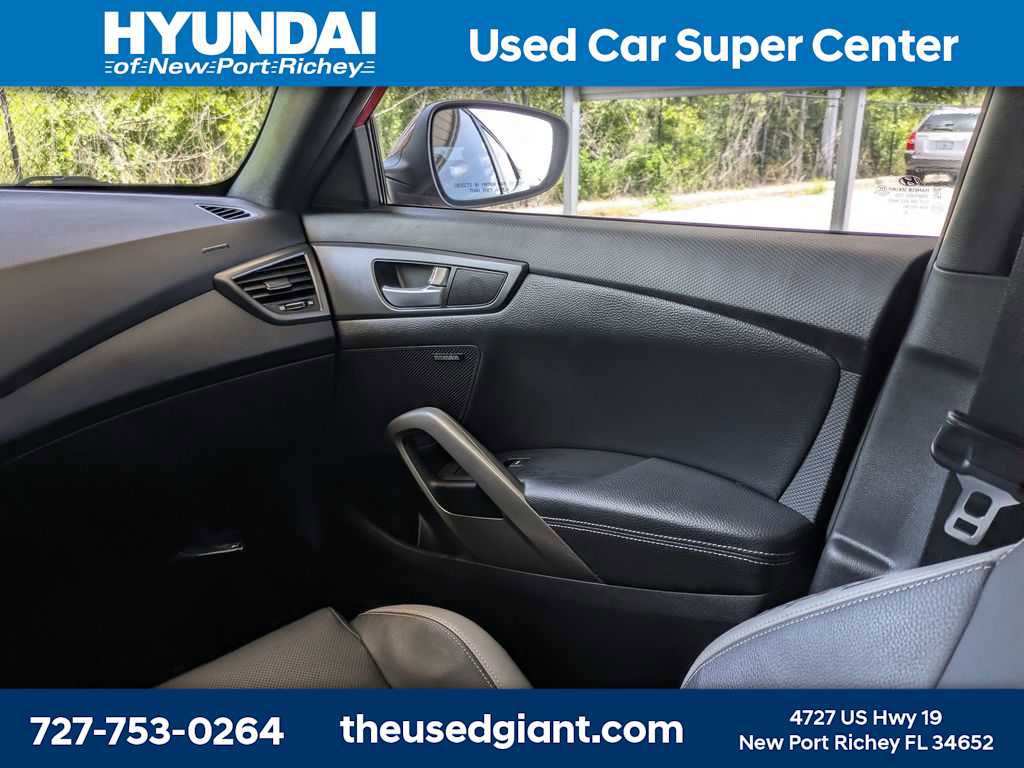 Used 2016 Hyundai Veloster Turbo FWD image 18