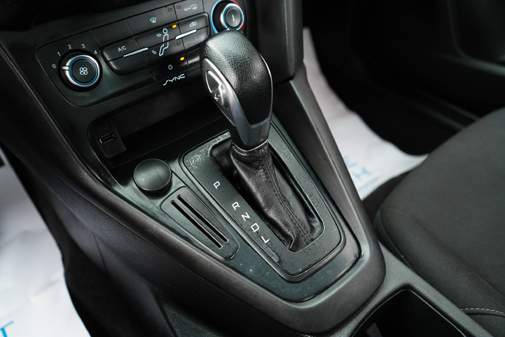 Used 2018 Ford Focus SE FWD image 33