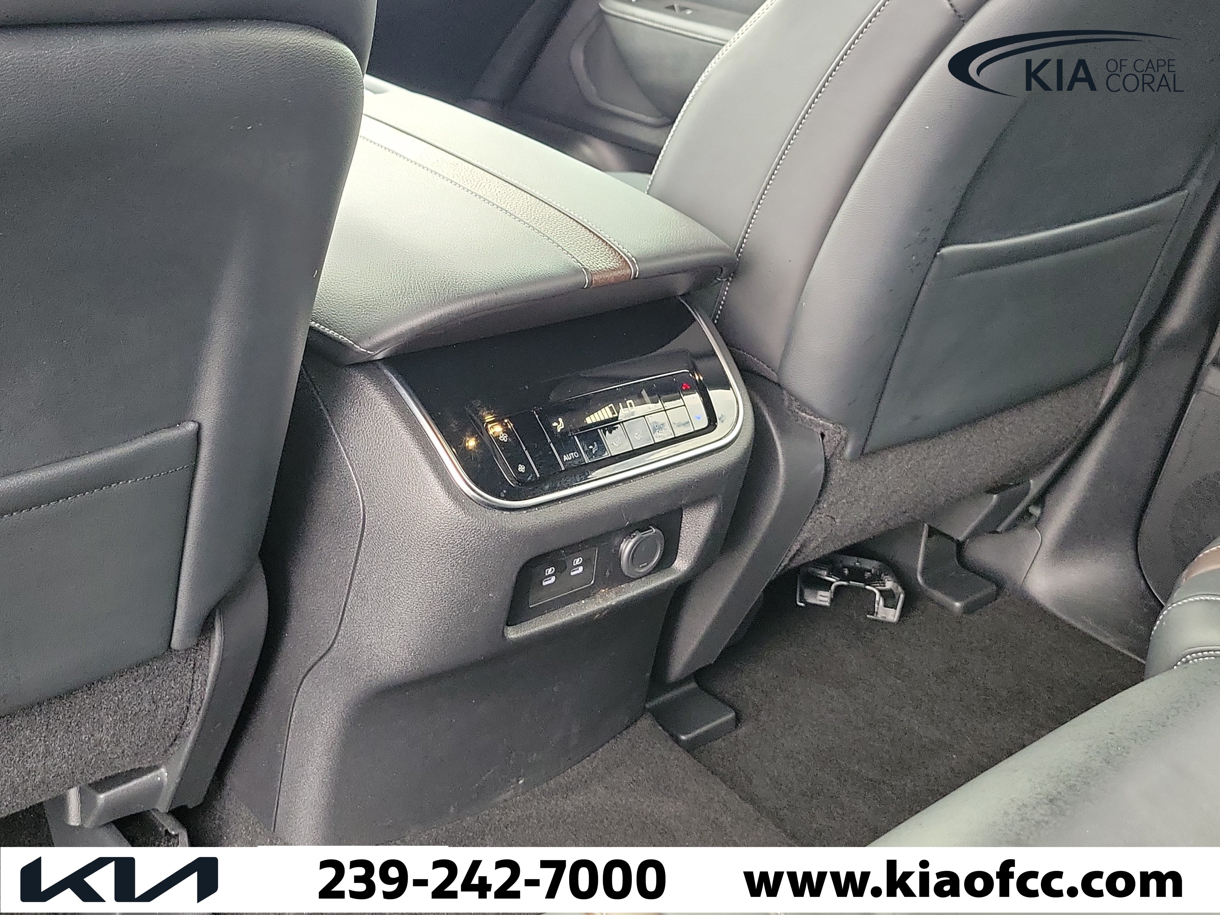 Used 2025 Nissan Armada SL AWD/4WD image 15