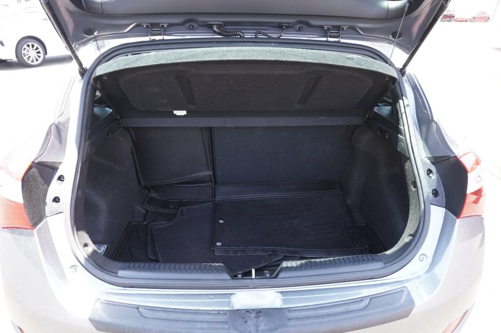 Used 2016 Hyundai Elantra GT FWD image 8