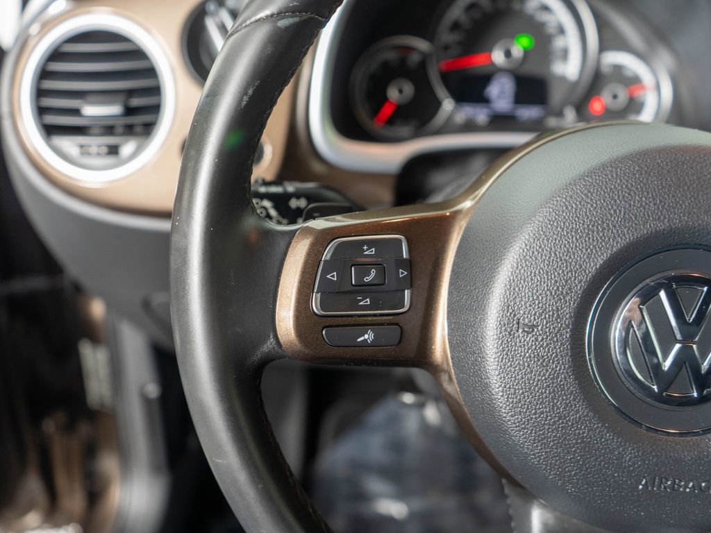 Used 2013 Volkswagen Beetle TDI FWD image 14