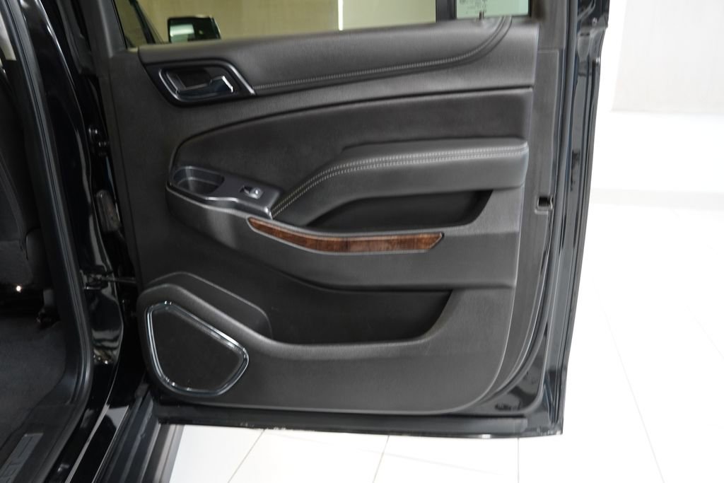 Used 2020 Chevrolet Suburban LT image 32
