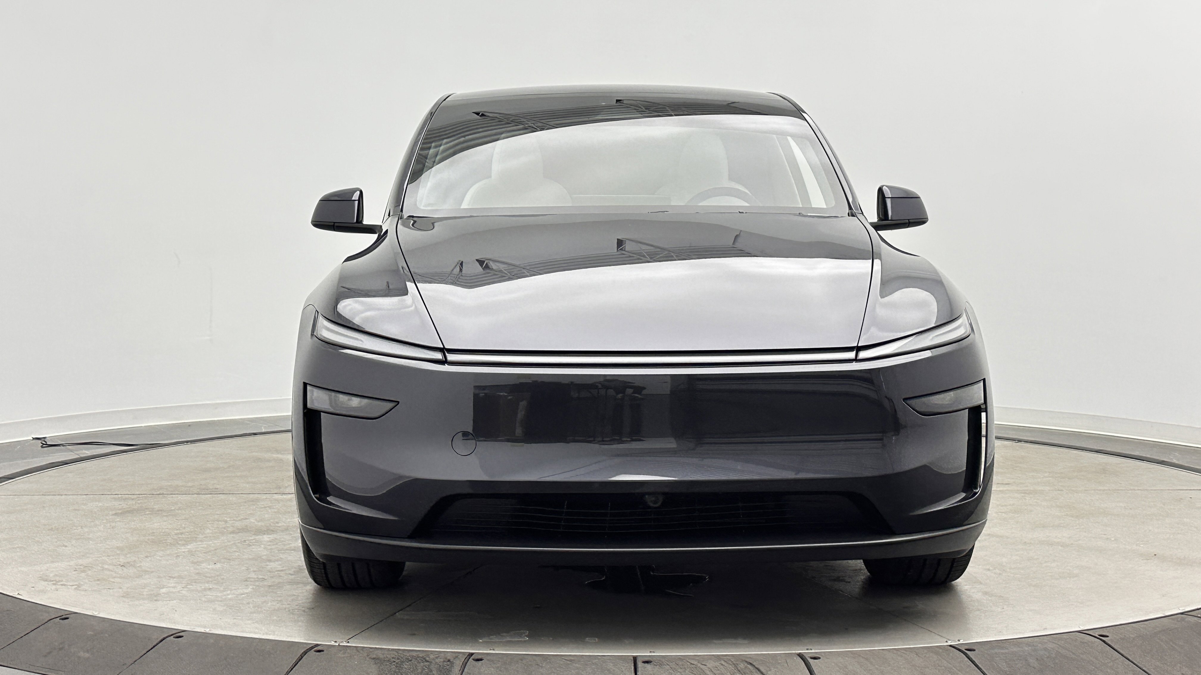 Used 2026 Tesla Model Y Long Range image 2