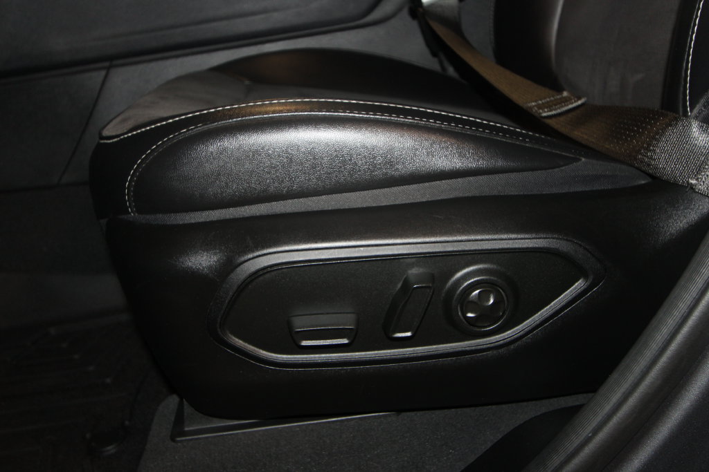 Used 2024 Jeep Grand Cherokee Altitude AWD/4WD image 7