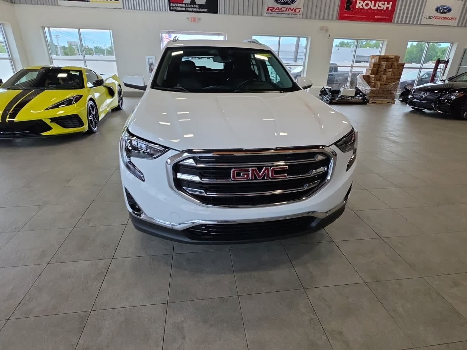 Used 2019 GMC Terrain SLT w/ Preferred Package AWD/4WD image 3