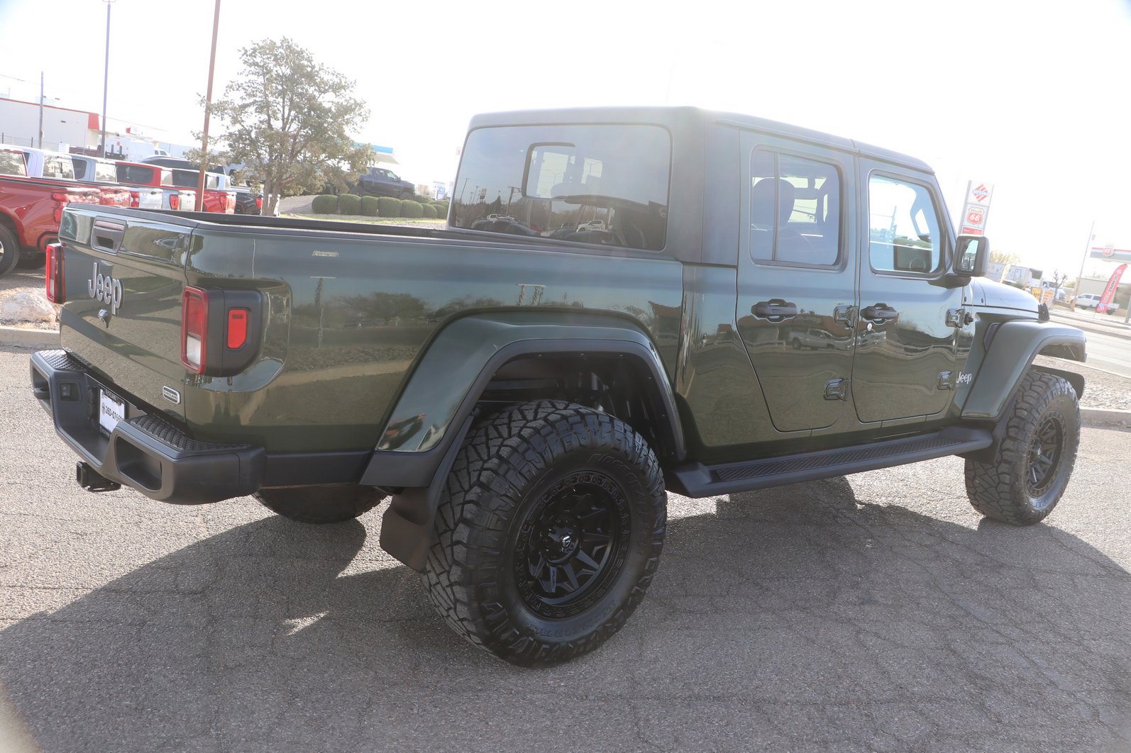 Used 2022 Jeep Gladiator Overland w/ Popular Equipment Package image 7