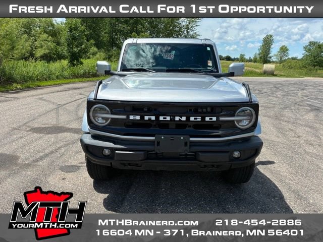 Used 2023 Ford Bronco Outer Banks AWD/4WD image 3