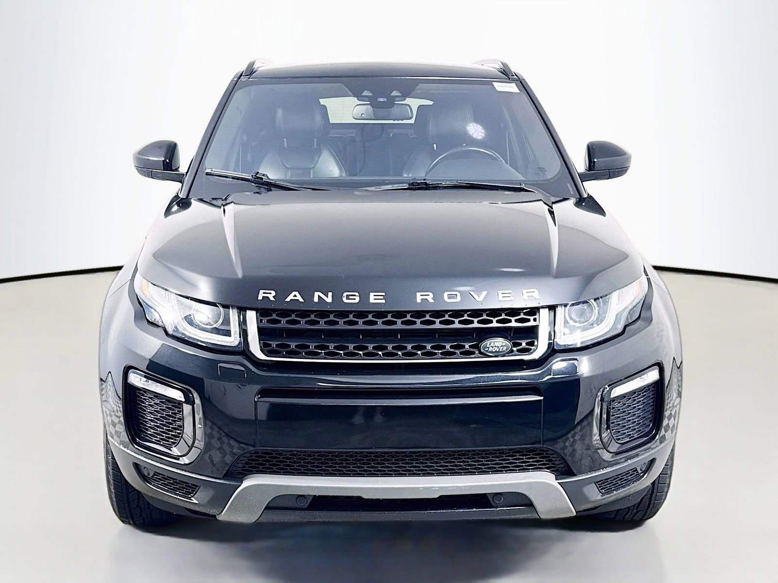 Used 2017 Land Rover Range Rover Evoque SE Premium image 2