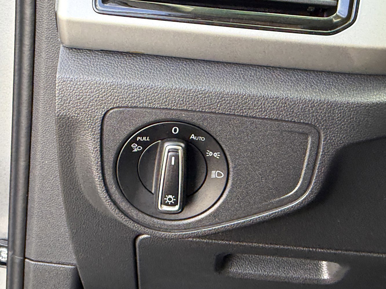 Used 2023 Volkswagen Atlas SEL Premium image 19