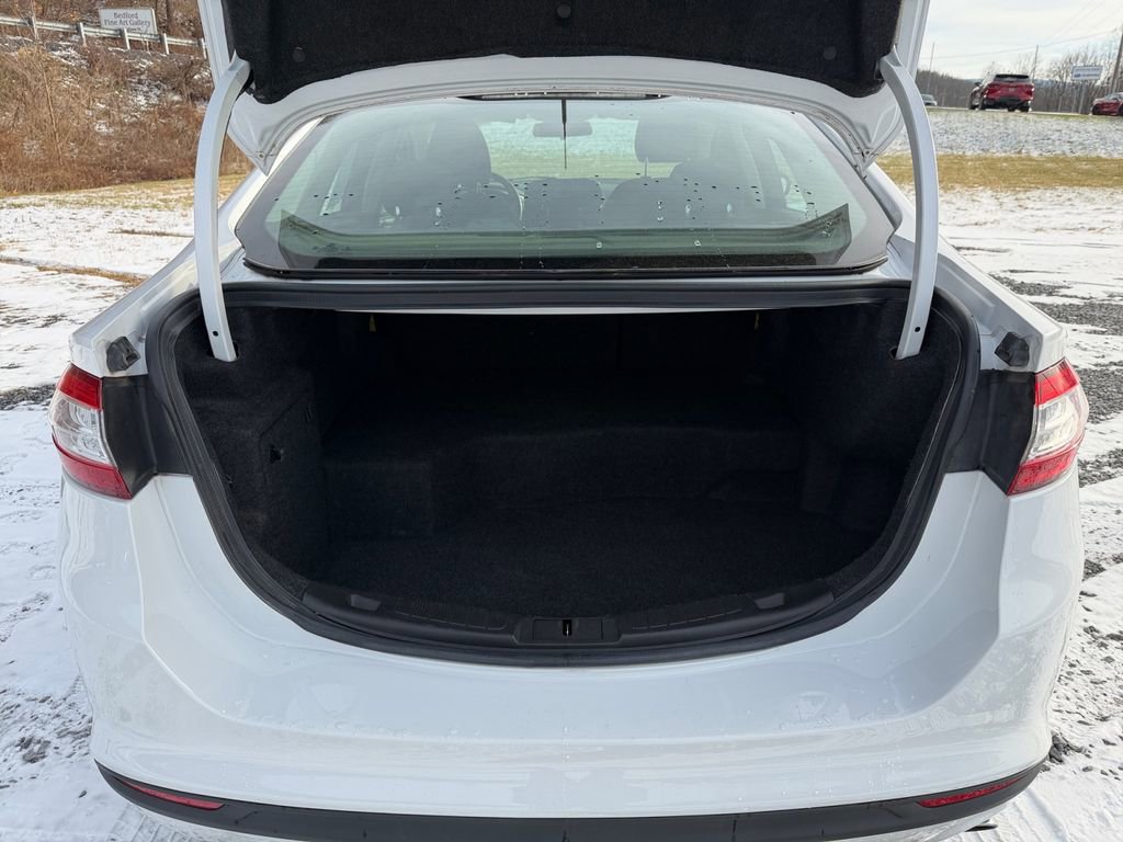 Used 2016 Ford Fusion SE image 26