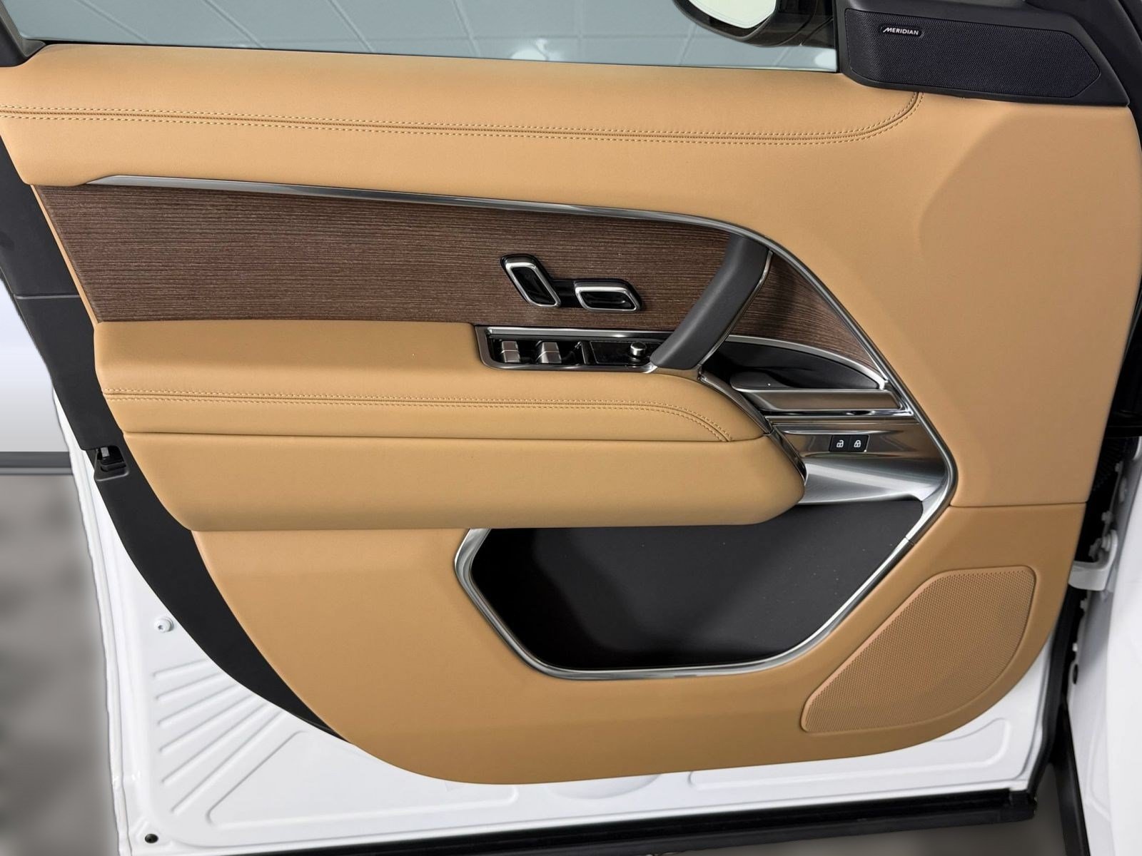 New 2026 Land Rover Range Rover SE AWD/4WD image 12