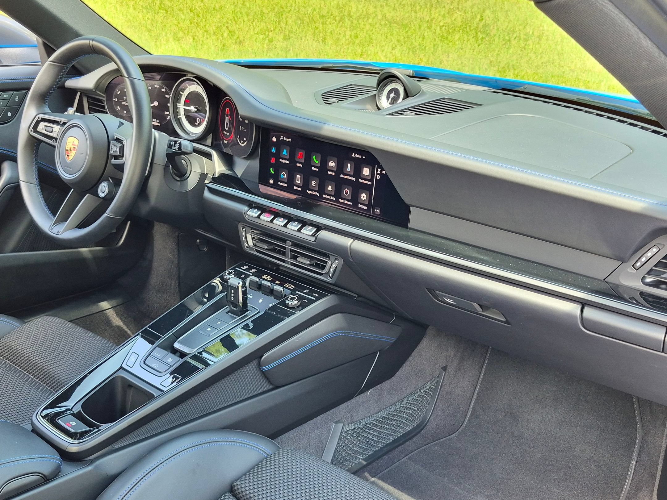 Certified 2024 Porsche 911 Carrera 4 AWD/4WD image 20