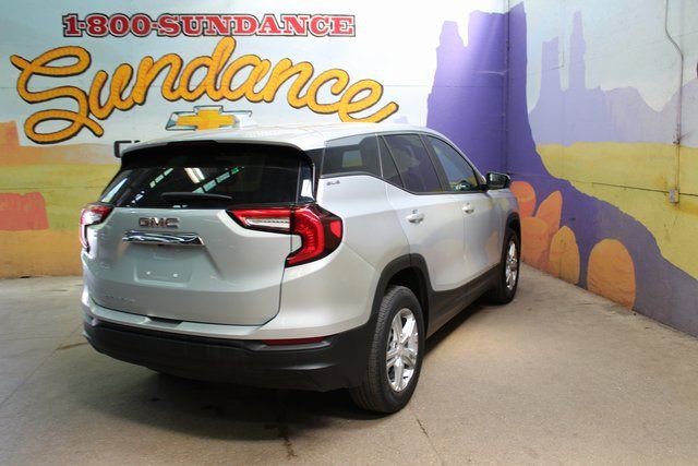 Used 2022 GMC Terrain SLE image 7